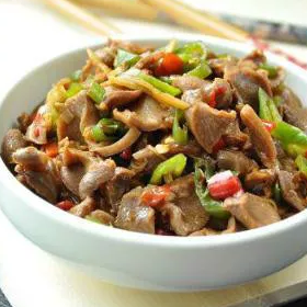 椒麻鸡胗拌面