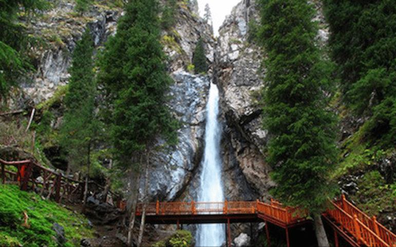 南山牧场西白杨沟风景区